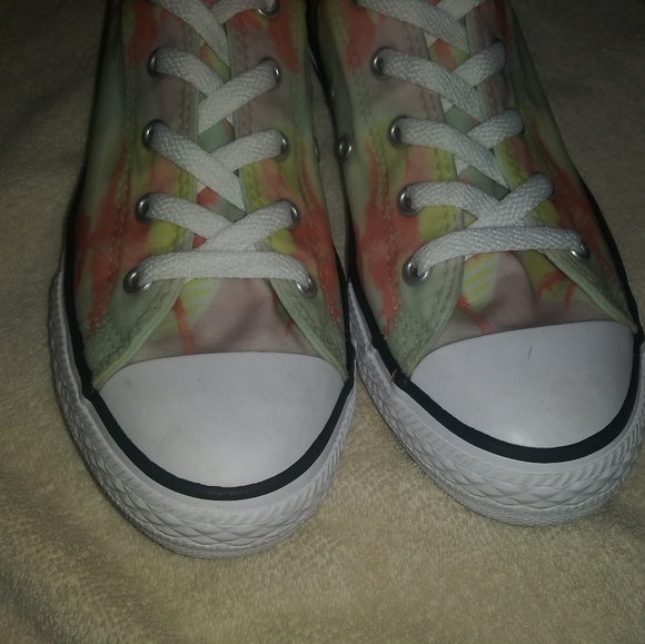 Converse | CTAS Tropical Print Low Top Sneakers - Picture 7 of 8